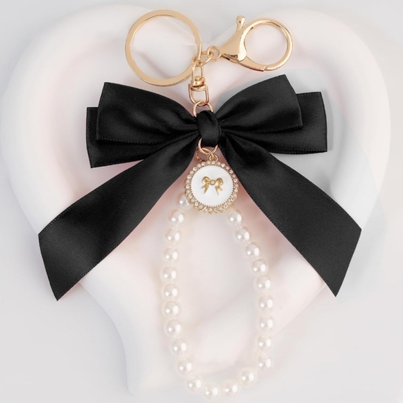Cute Black Bow With Pearls Key Chain/ Bag Charm - Picture 1 of 2